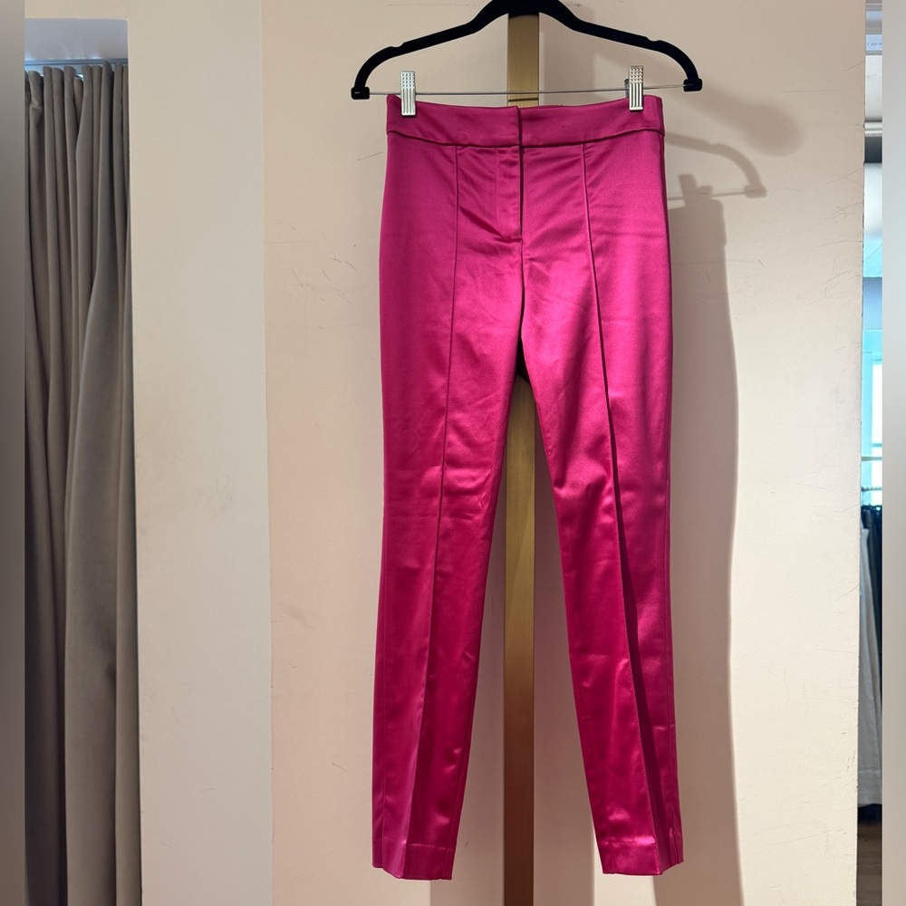 VERONICA BEARD
Lago pink Satin Trousers size 0. Brand New. No tags. Never worn.